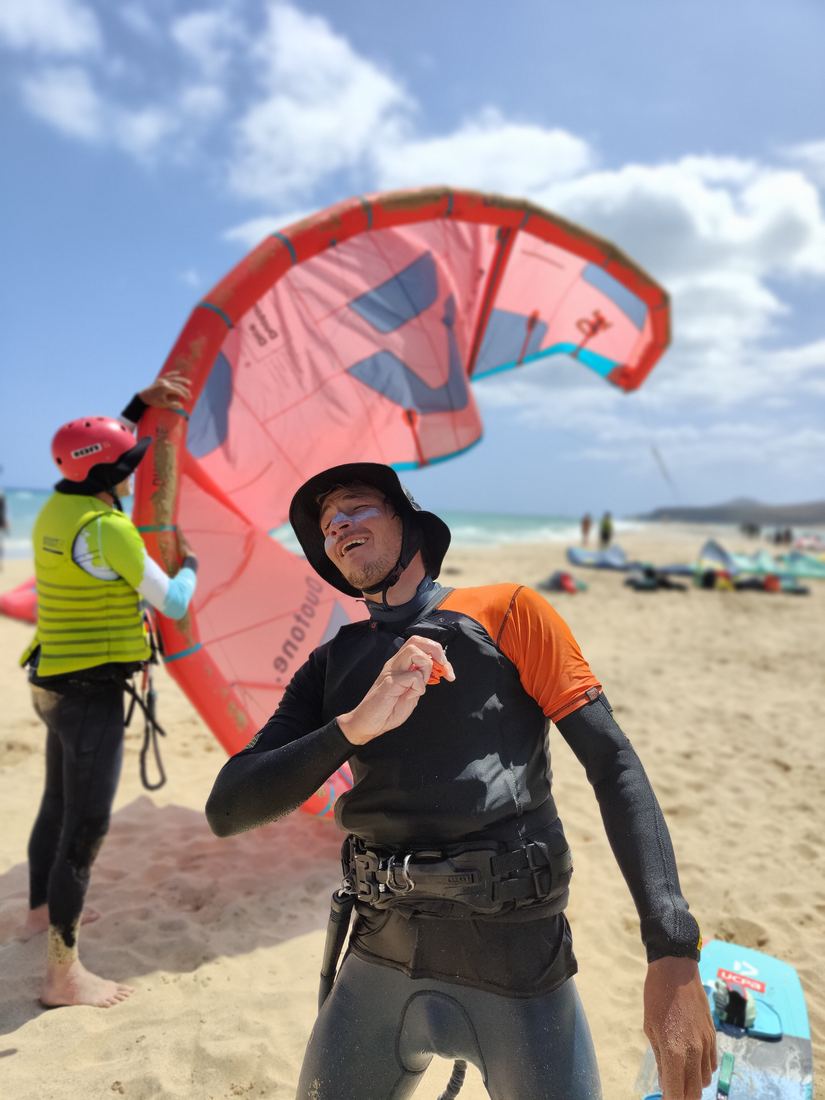 Kitesurfer mit Res-T auf Fuerteventura